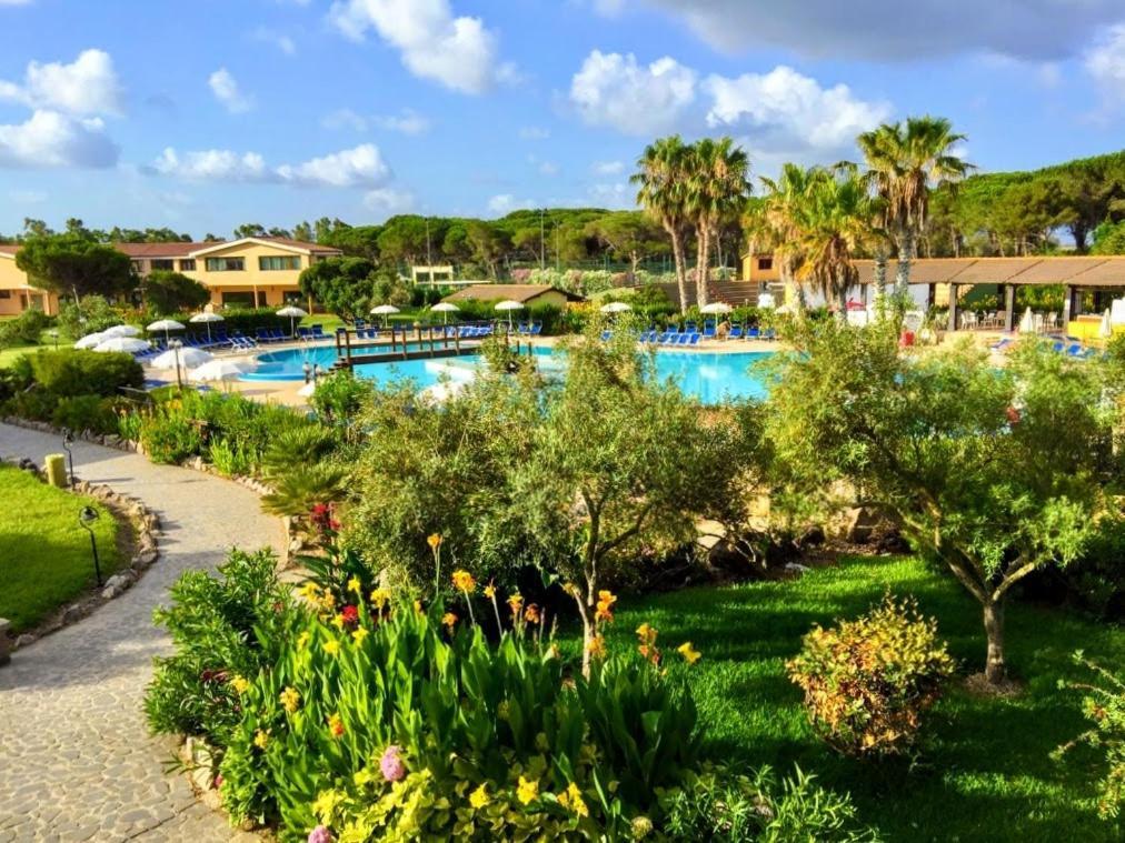 Horse Country Resort Congress & Spa - Hotel Ribot Arborea Esterno foto