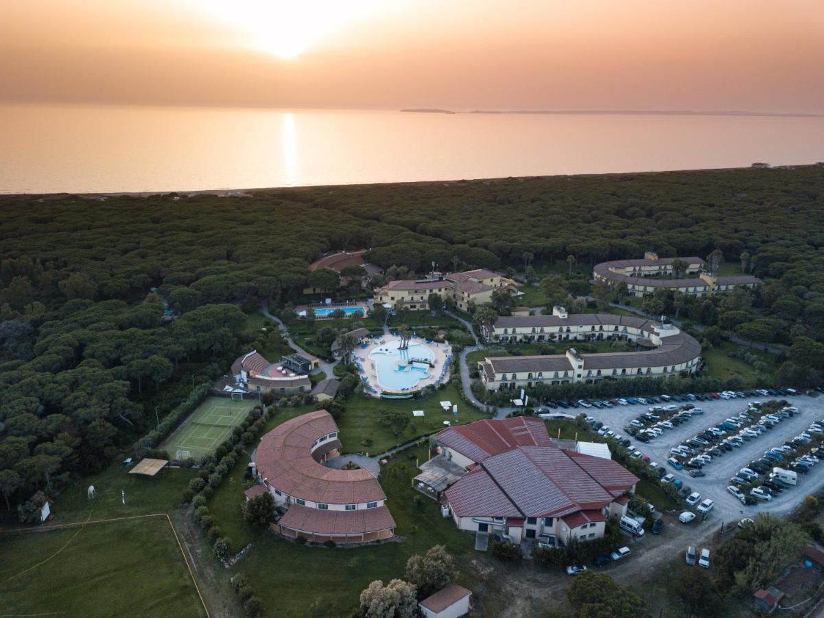 Horse Country Resort Congress & Spa - Hotel Ribot Arborea Esterno foto