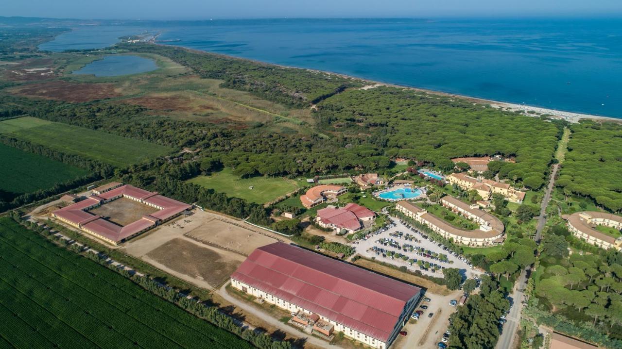 Horse Country Resort Congress & Spa - Hotel Ribot Arborea Esterno foto